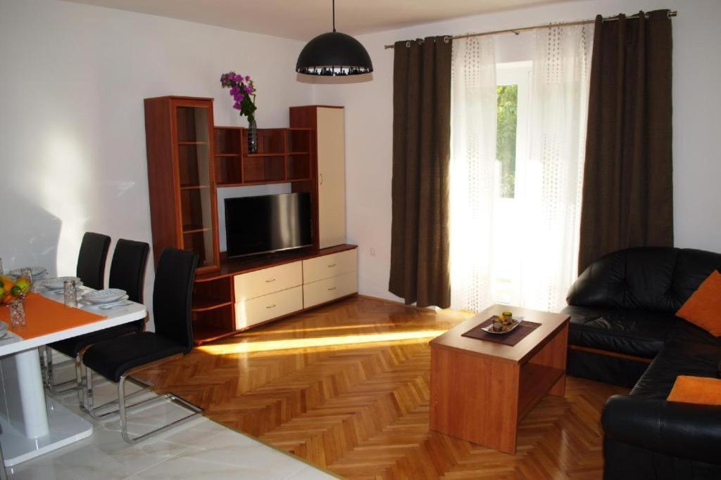 Yakov Free Public Parking And Balcony Apartman Zára Kültér fotó